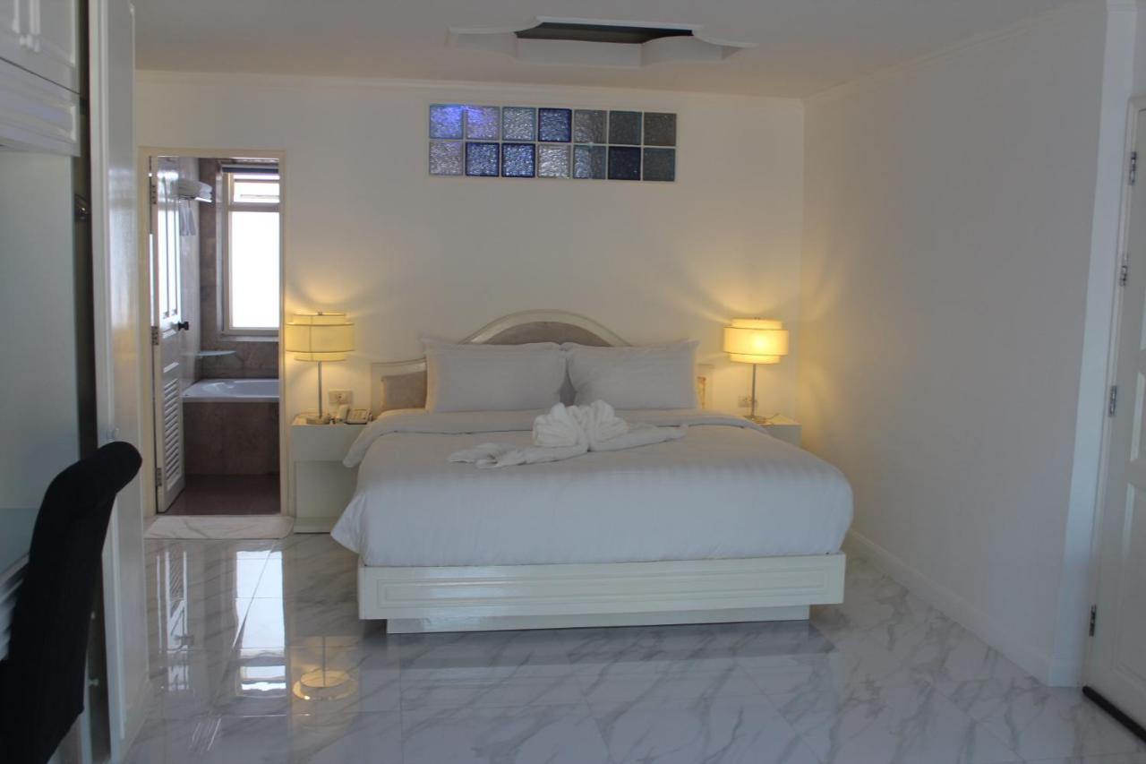 Hotel Le Cafe Royale Pattaya Zewnętrze zdjęcie